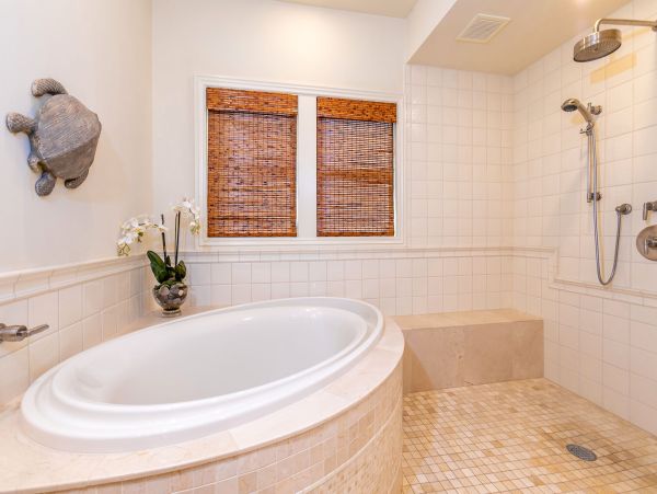 Luxurious 3-Bedroom Villa in Maui - Ultimate Island Retreat
