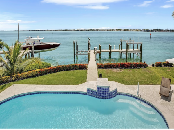 Key Colony Beach Vacation Home Sleeps Ten Guests