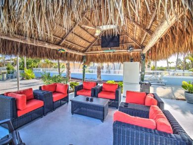 Hard to Beat 4 Bedroom Home Pool Dockage and Walk to Beach