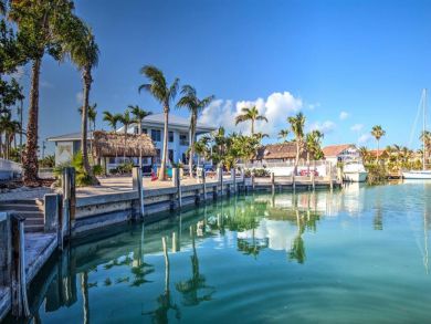 Hard to Beat 4 Bedroom Home Pool Dockage and Walk to Beach