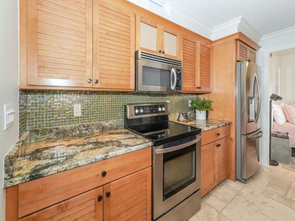 Siesta Key Vacation Condo Sleeps Six Guests.