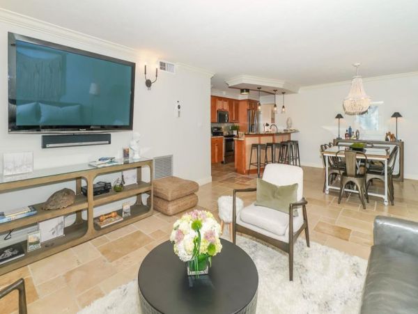 Siesta Key Vacation Condo Sleeps Six Guests.