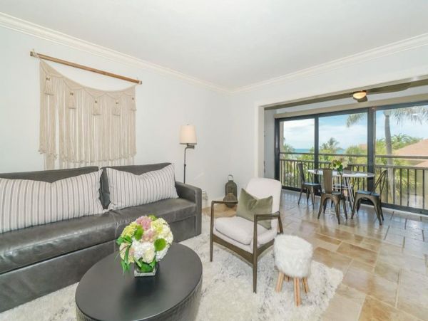 Siesta Key Vacation Condo Sleeps Six Guests.