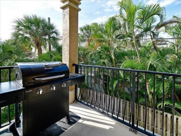 Gorgeous Island Vacation Home with Private Pool Sleeps 8