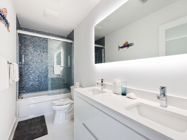 The Ultimate Anna Maria Island 4 Bedroom Home Steps to Sand