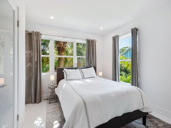 The Ultimate Anna Maria Island 4 Bedroom Home Steps to Sand