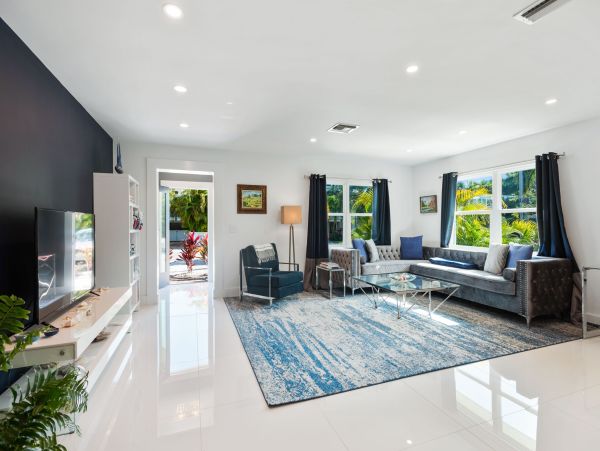 The Ultimate Anna Maria Island 4 Bedroom Home Steps to Sand