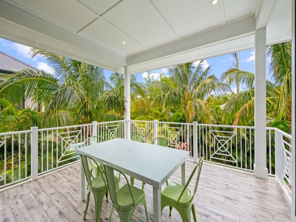 Five Bedroom Anna Maria Island Home On the Beach Block!