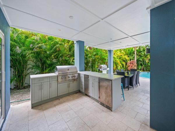 Five Bedroom Anna Maria Island Home On the Beach Block!
