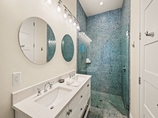 Five Bedroom Anna Maria Island Home On the Beach Block!