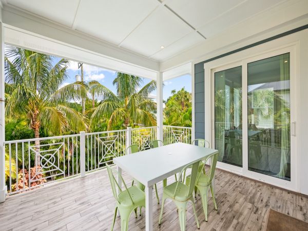 Five Bedroom Anna Maria Island Home On the Beach Block!