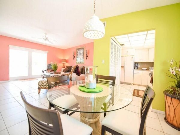 Canal Front 4 Bedroom Vacation Getaway Sleeps 10