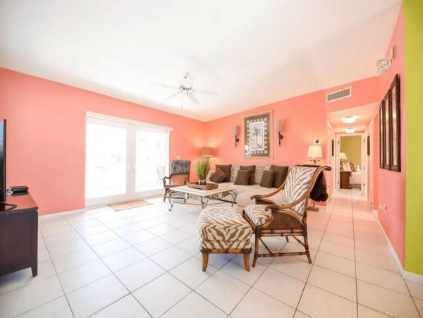 Canal Front 4 Bedroom Vacation Getaway Sleeps 10