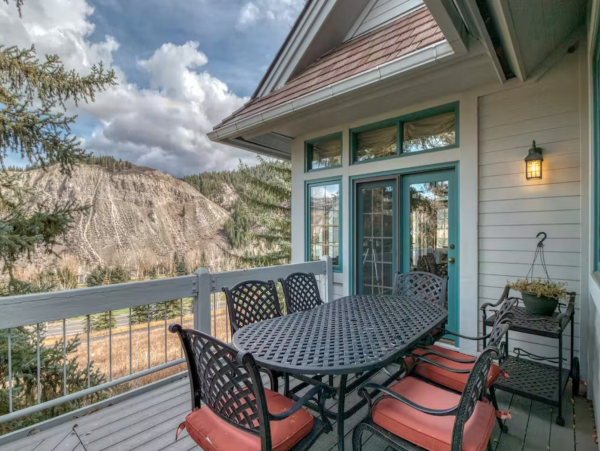 Beaver Creek Luxury 4 Bedroom Ski Home with Mountain View