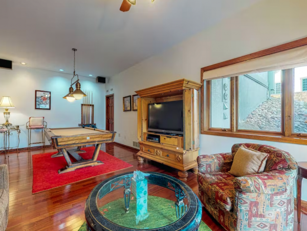 Beaver Creek Luxury 4 Bedroom Ski Home with Mountain View