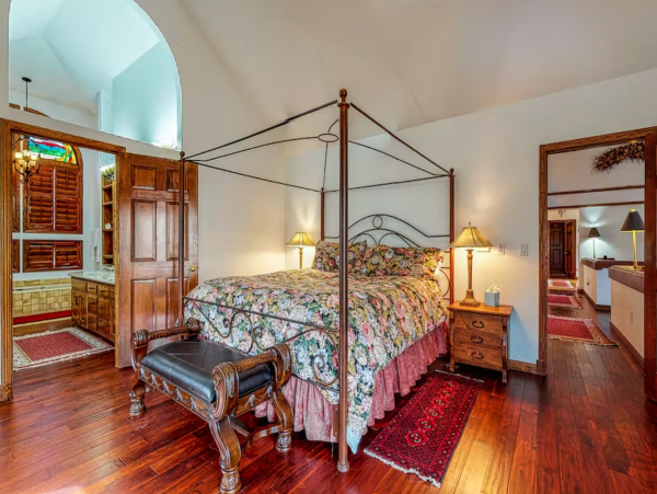 Beaver Creek Luxury 4 Bedroom Ski Home with Mountain View