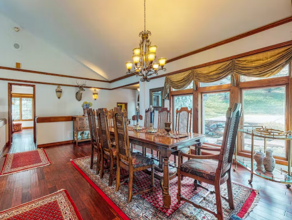 Beaver Creek Luxury 4 Bedroom Ski Home with Mountain View