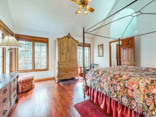 Beaver Creek Luxury 4 Bedroom Ski Home with Mountain View