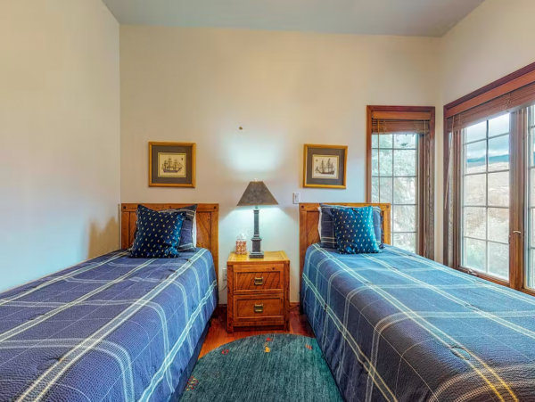 Beaver Creek Luxury 4 Bedroom Ski Home with Mountain View