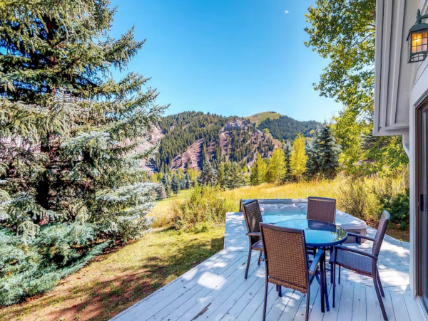 Beaver Creek Luxury 4 Bedroom Ski Home with Mountain View