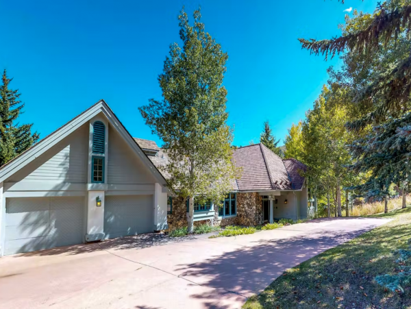 Beaver Creek Luxury 4 Bedroom Ski Home with Mountain View