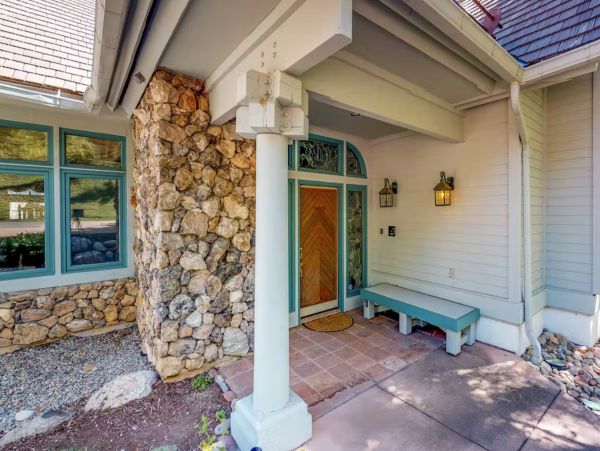 Beaver Creek Luxury 4 Bedroom Ski Home with Mountain View