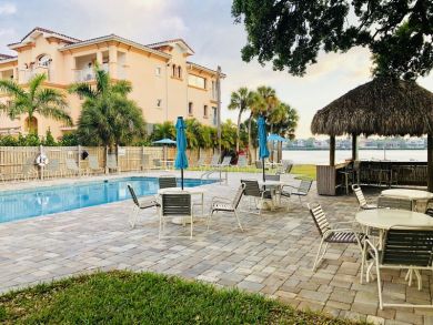 Siesta Key Vacation Cottage Sleeps Ten Guests.