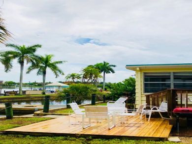 Siesta Key Vacation Cottage Sleeps Ten Guests.
