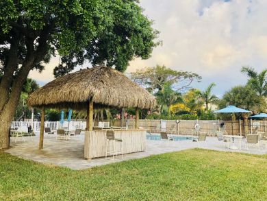 Siesta Key Vacation Cottage Sleeps Ten Guests.