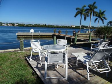 Siesta Key Vacation Cottage Sleeps Ten Guests.