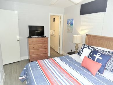 Siesta Key Vacation Cottage Sleeps Ten Guests.