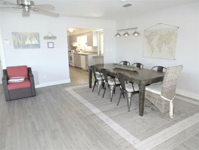 Siesta Key Vacation Cottage Sleeps Ten Guests.