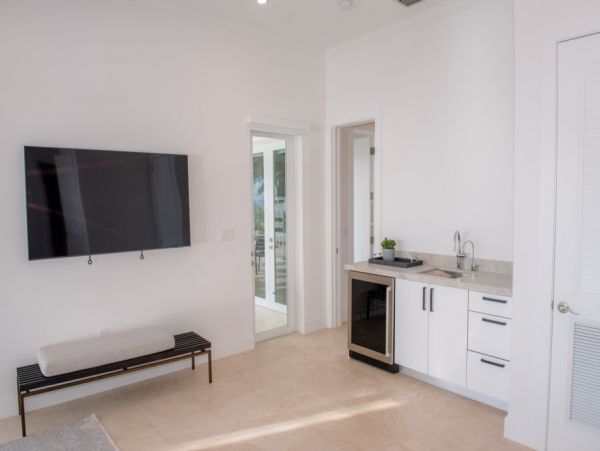 Islamorada Vacation Home on Beach Sleeps 12