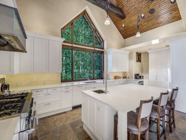 Ski in Ski Out Luxury 6 Bedroom Rental Home in Snowmass