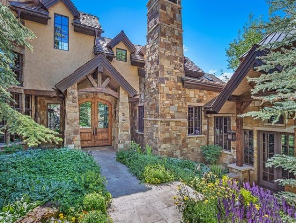 Ski in Ski Out Luxury 6 Bedroom Rental Home in Snowmass