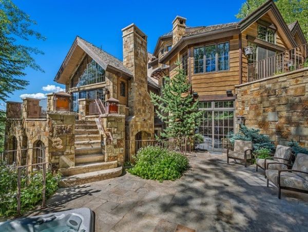 Ski in Ski Out Luxury 6 Bedroom Rental Home in Snowmass