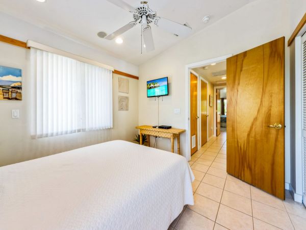 Holmes Beach Vacation Rental: Relax & Explore