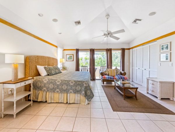 Holmes Beach Vacation Rental: Relax & Explore