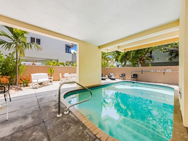 Holmes Beach Vacation Rental: Relax & Explore