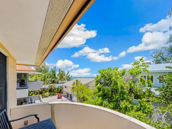 Holmes Beach Vacation Rental: Relax & Explore