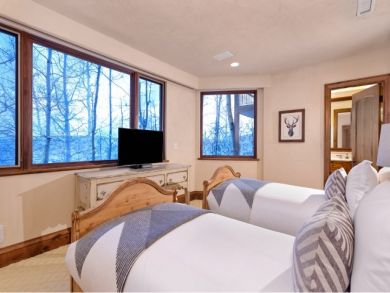 Ski in Ski Out 5 Bedroom Home in Snowmass Village