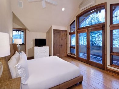 Ski in Ski Out 5 Bedroom Home in Snowmass Village