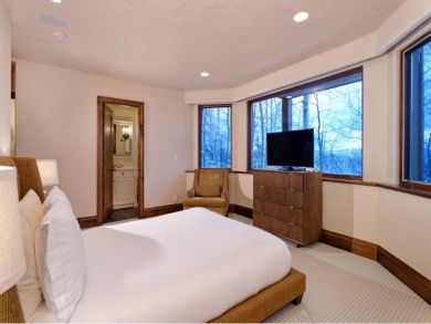 Ski in Ski Out 5 Bedroom Home in Snowmass Village