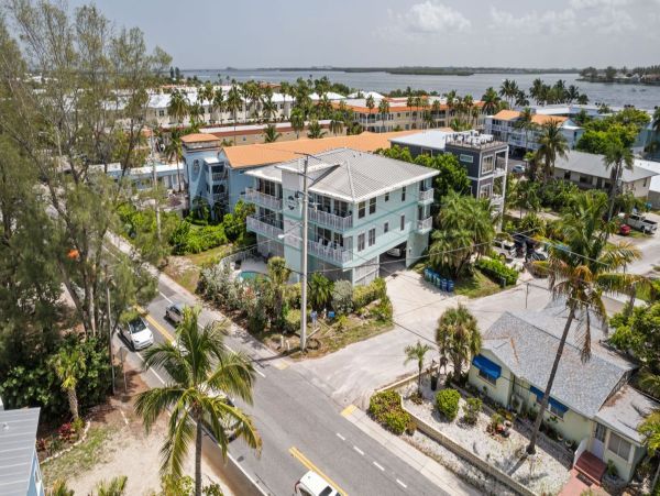 Bradenton Beach Luxury Vacation Rental Home Two Bedrooms