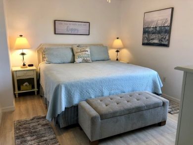 Holmes Beach Two Bedroom Vacation Condo Sleeps Four Guests