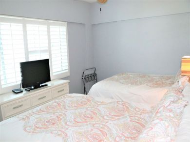 Siesta Key Vacation Condo Sleeps Six Guests.