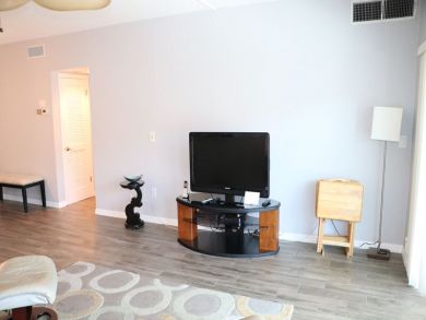Siesta Key Vacation Condo Sleeps Six Guests.