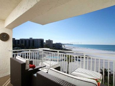 Siesta Key Vacation Condo Sleeps Six Guests.