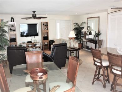 Siesta Key Vacation Condo Sleeps Six Guests.
