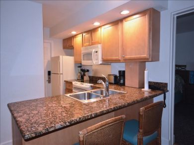 Beachside One Bedroom Plus Den Rental Condo in Siesta Key